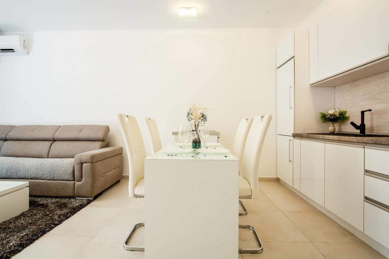 Апартаменты Lux Apartment Teodora Rafailovici Рафаиловичи-8