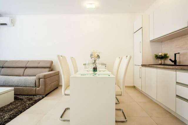 Апартаменты Lux Apartment Teodora Rafailovici Рафаиловичи-51