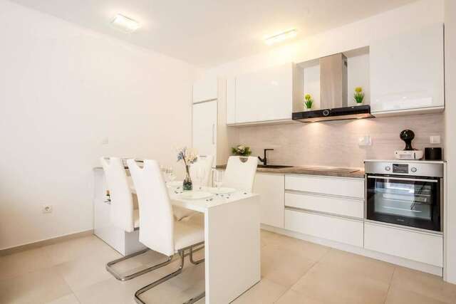 Апартаменты Lux Apartment Teodora Rafailovici Рафаиловичи-54